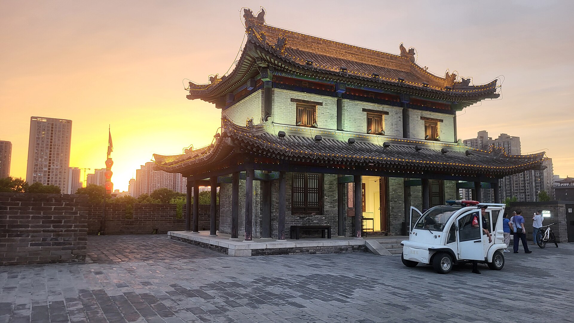Xi'an city wall at sunset